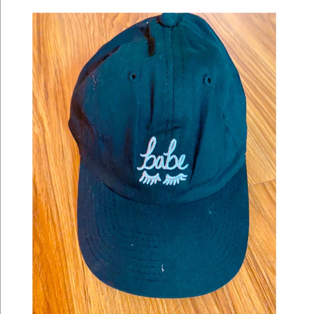 Black classic gf “babe” baseball cap